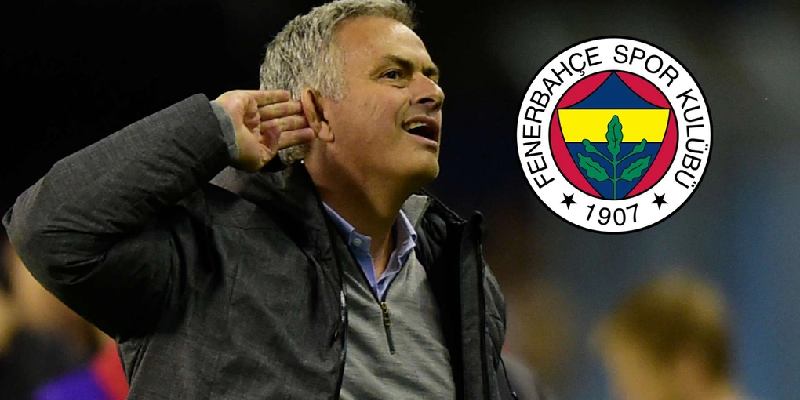 Mourinho đang dẫn dắt đội bóng Fenerbahce